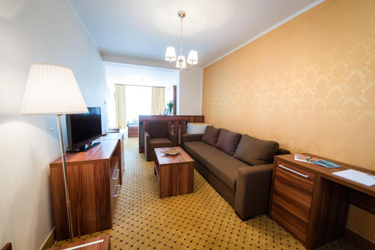 Hotel Merkur Kaluza Ngoại thất bức ảnh